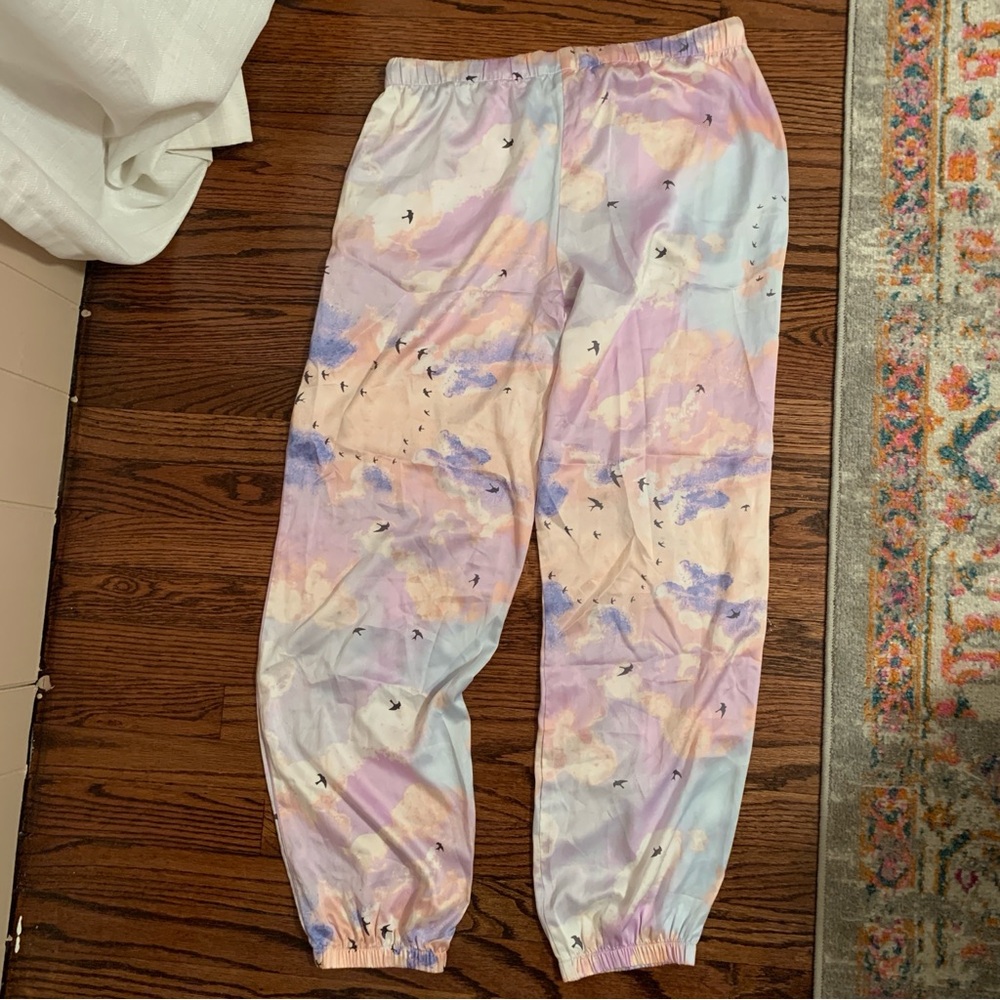 Women’s Victoria Secret Sky print silk/satin pajama pants - Picture 5 of 5